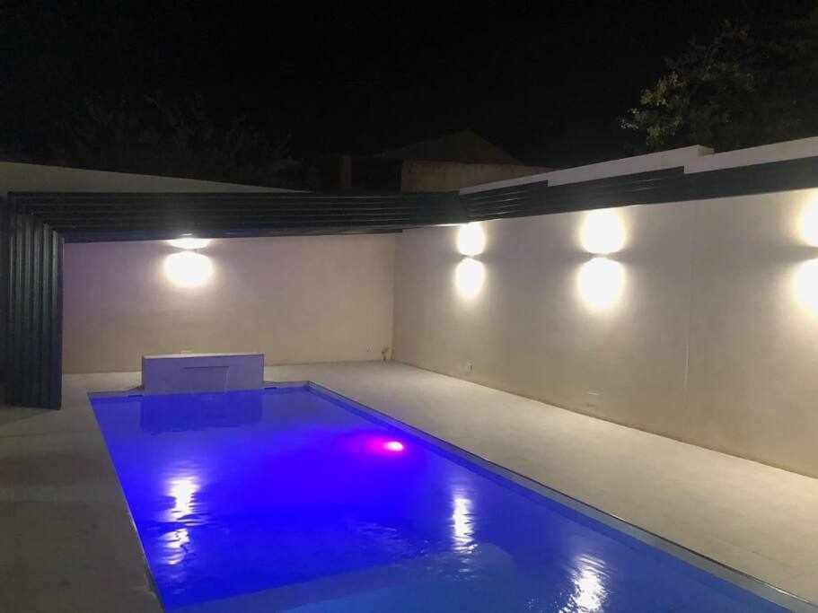 Alojamiento El Pez Casa Con Piscina Climatizada Villafranca de los Caballeros المظهر الخارجي الصورة