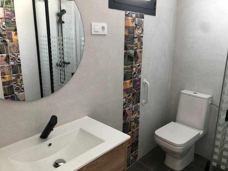 Alojamiento El Pez Casa Con Piscina Climatizada Villafranca de los Caballeros المظهر الخارجي الصورة