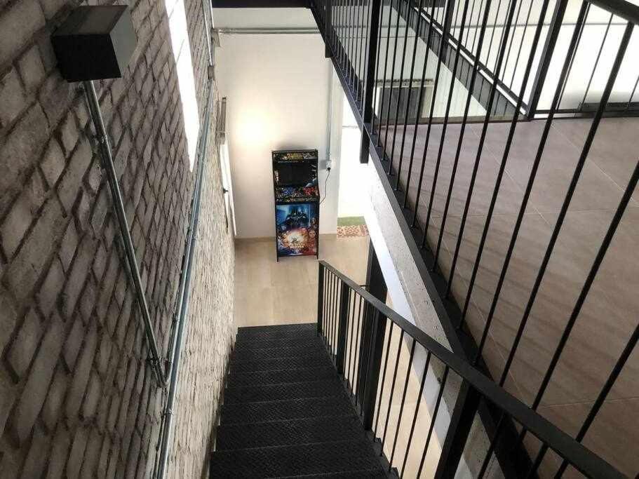 Alojamiento El Pez Casa Con Piscina Climatizada Villafranca de los Caballeros المظهر الخارجي الصورة