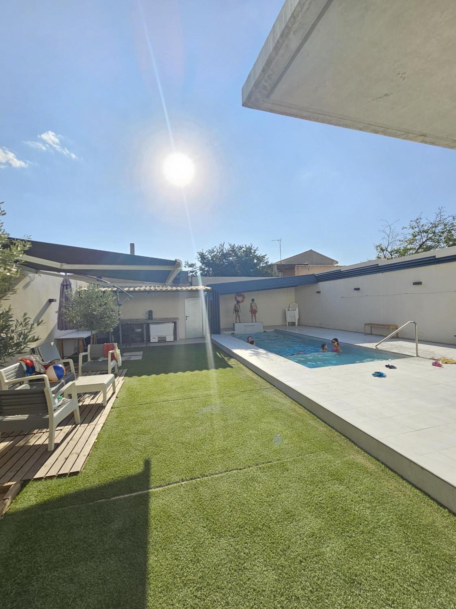 Alojamiento El Pez Casa Con Piscina Climatizada Villafranca de los Caballeros المظهر الخارجي الصورة